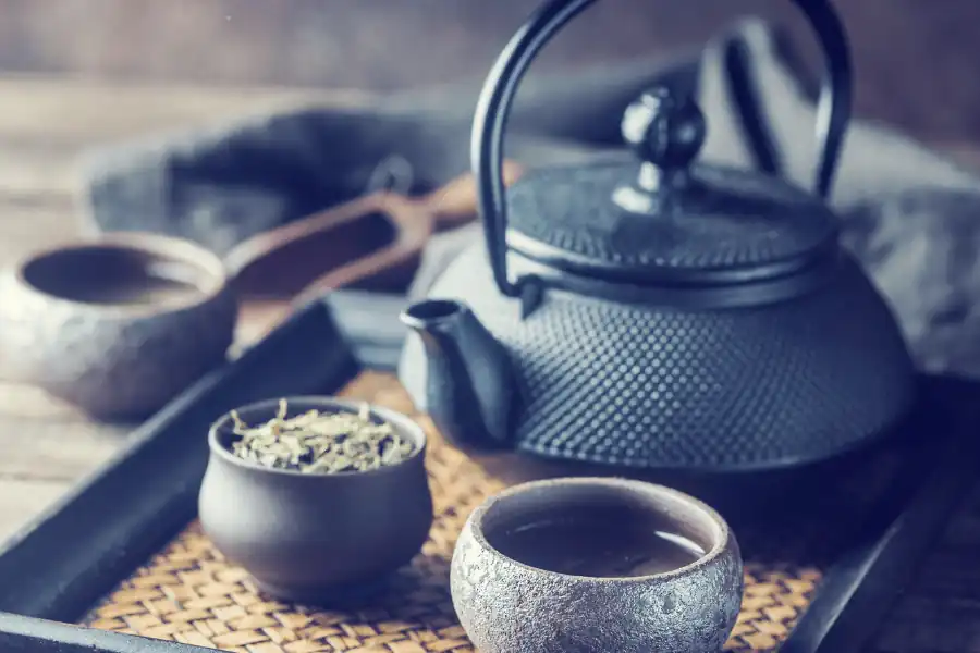 KANNE & TASSE AUFWÄRMEN
